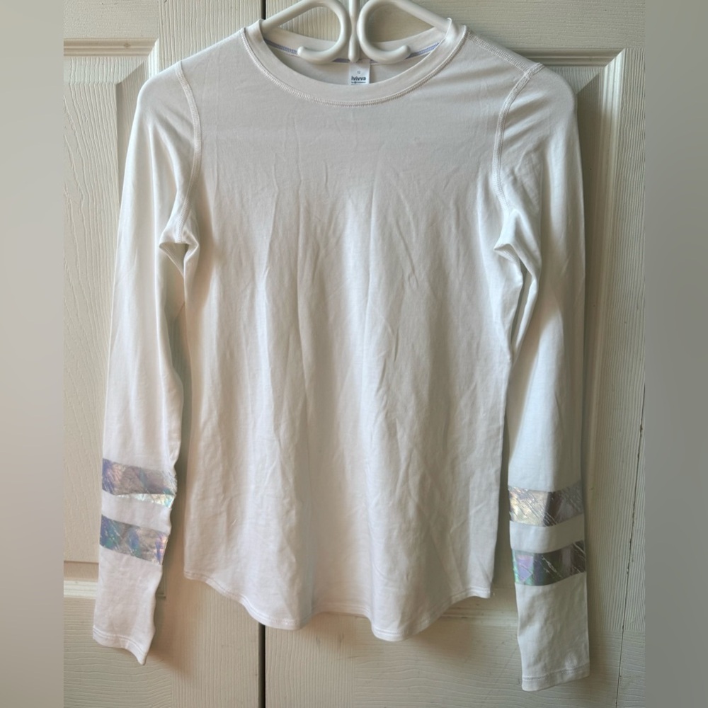 IVIVVA BY LULULEMON White Cotton Long Sleeve Tee with Striped Accents (girls 12)
